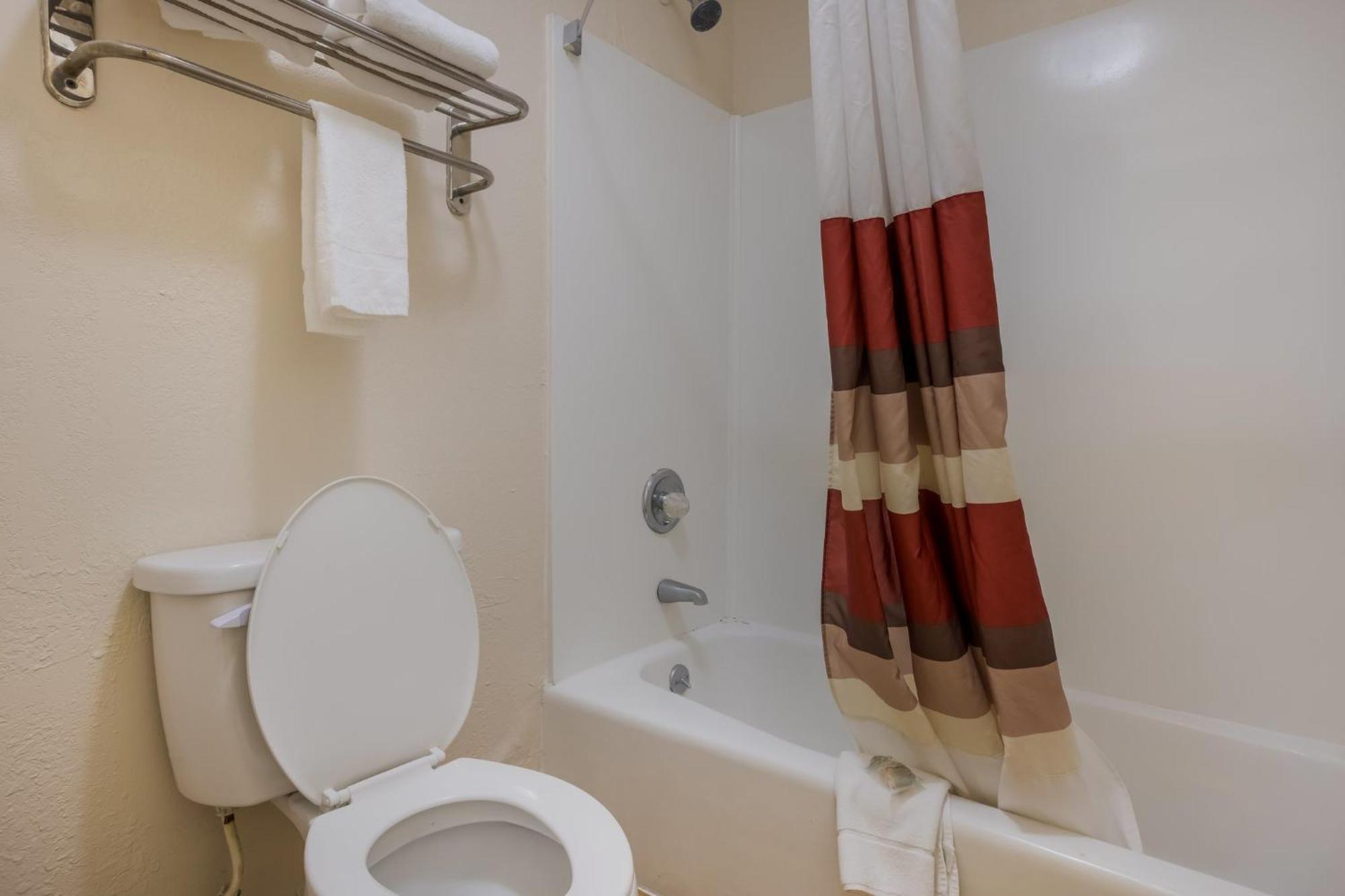 Red Roof Inn & Suites Statesboro - University Ngoại thất bức ảnh