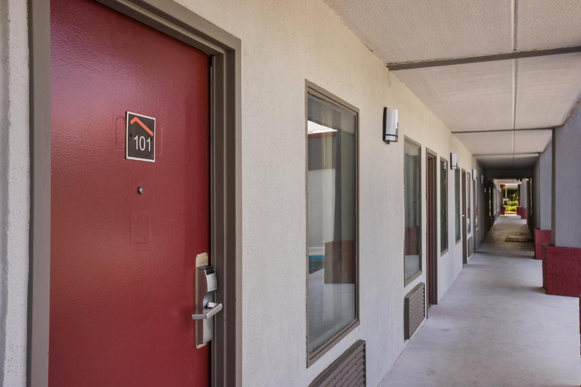 Red Roof Inn & Suites Statesboro - University Ngoại thất bức ảnh