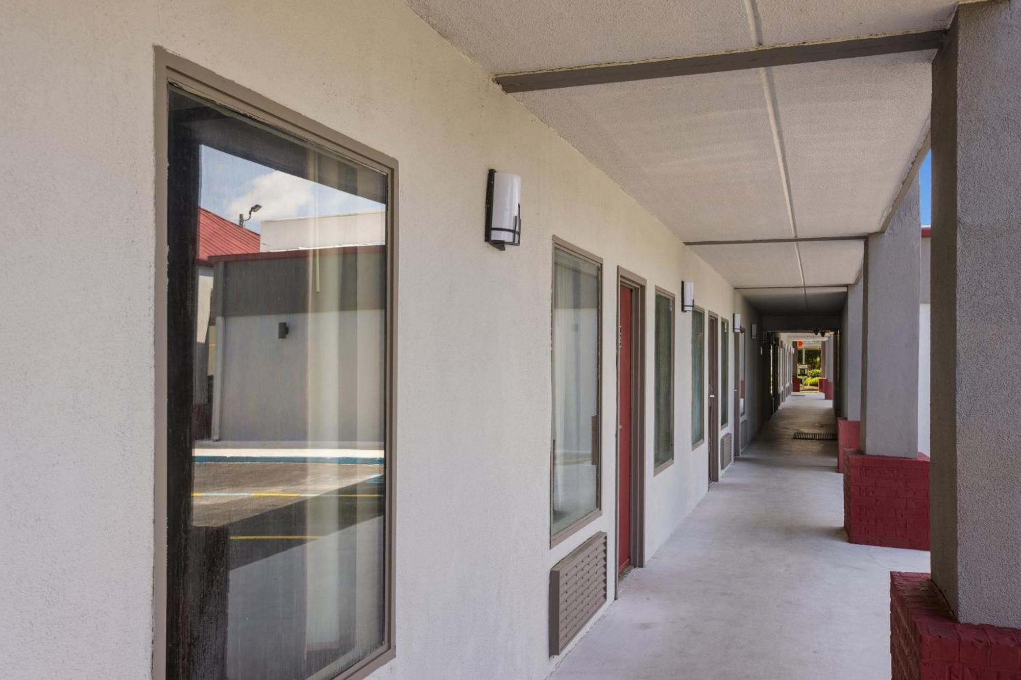Red Roof Inn & Suites Statesboro - University Ngoại thất bức ảnh