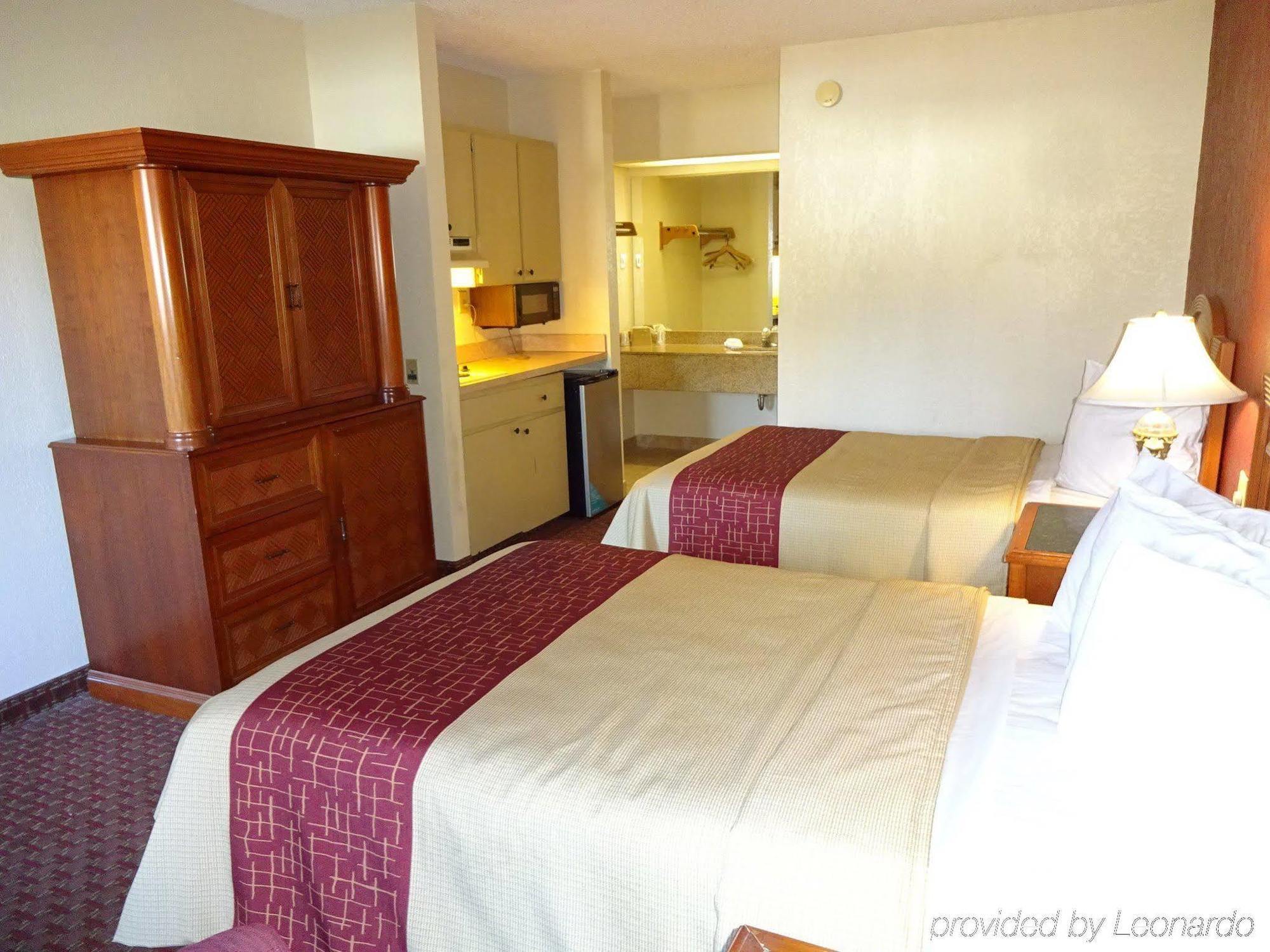 Red Roof Inn & Suites Statesboro - University Ngoại thất bức ảnh